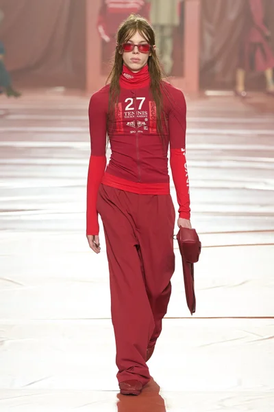 Look 15